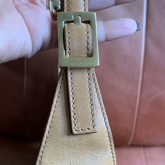 Authentic GUCCI - Picture 9 of 12